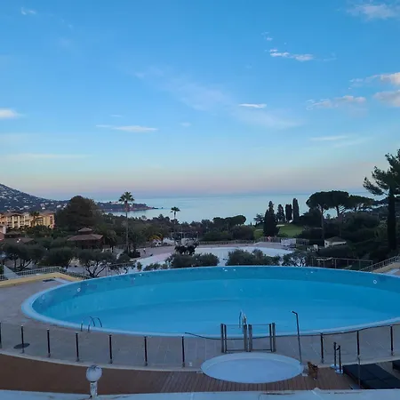 Cap Esterel 28m2 Vue Mer, Confort & Loisirs Au Centre Du Village *