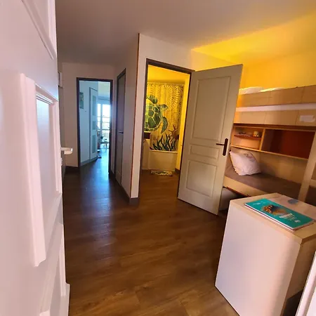 Apartment Cap Esterel 28m2 Vue Mer, Confort & Loisirs Au Centre Du Village Saint-Raphael (Var)