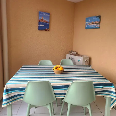 Cap Esterel 28m2 Vue Mer, Confort & Loisirs Au Centre Du Village Apartment